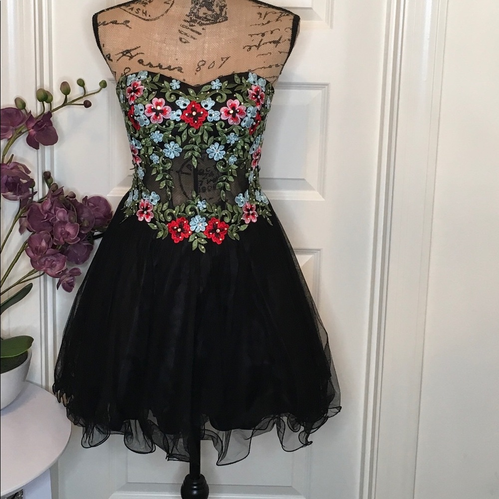 Blonde Nites Embroidered Lace Flare Formal Dress